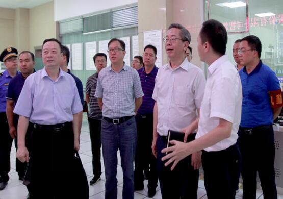 (图为:卢雍政副省长视察智慧旅游指挥中心)