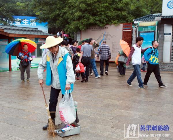 全区职工坚守岗位，合理安排游客游人线路