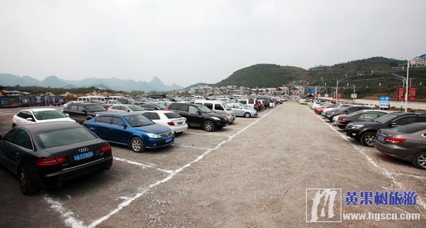 屯堡酒店停车场