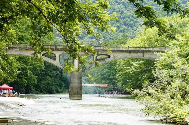 2022年节假日情侣高铁游贵州都匀之旅打卡都匀秦汉影视城梦回长安