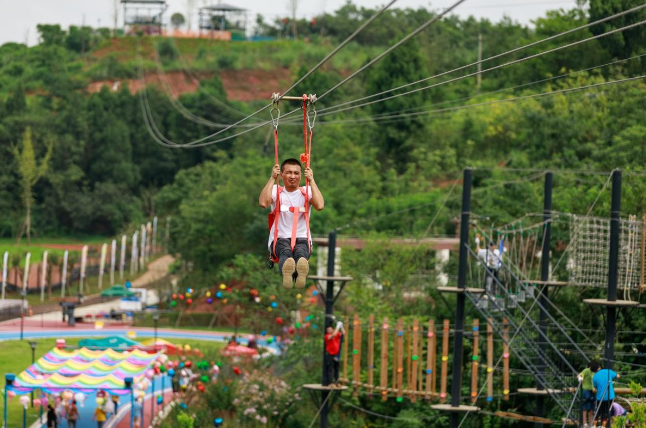 打造成都游乐新高地 五凤溪·坡坡上正式开园！