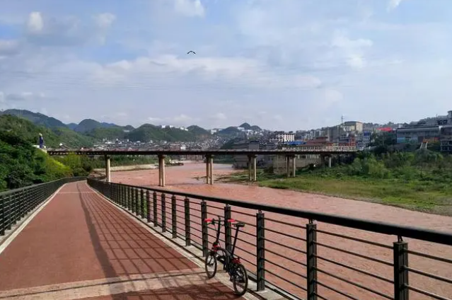 我国传奇大河，⛹️‍♂️一到雨季河水颜色鲜红如血，背后历史让人肃然起敬