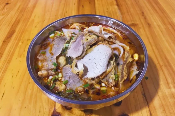 乡游黔中湄潭县 核桃坝村丨春风吹绿山岚，以茶之名，约你相伴