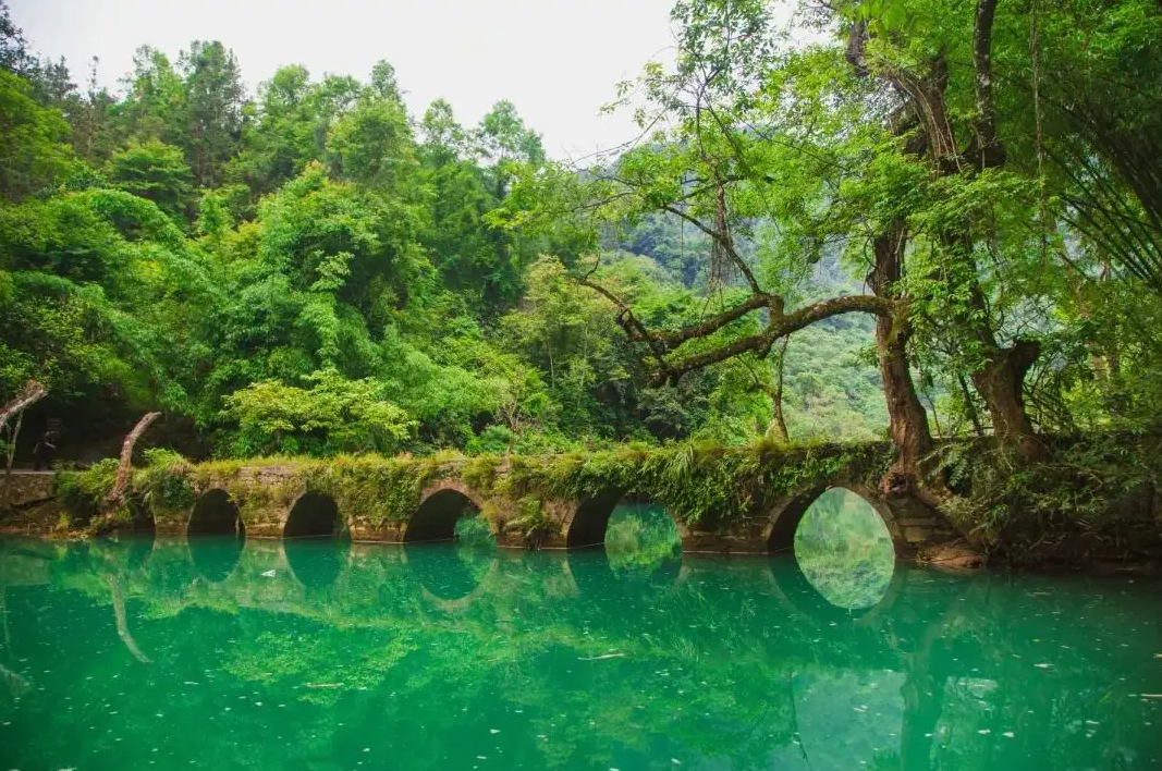 荔波旅游攻略呢，呀贵州荔波自助游路线，嗯荔波最佳旅行时间 