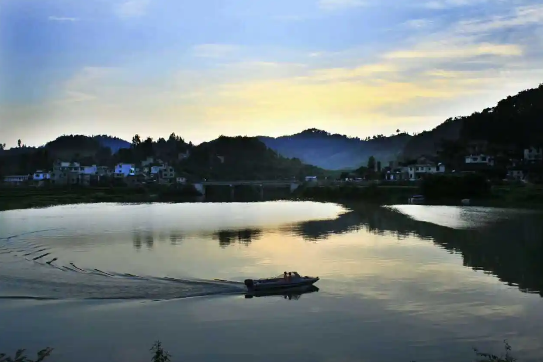 荔波旅游攻略，呢贵州荔波自助游路线，荔波最佳旅行时间 