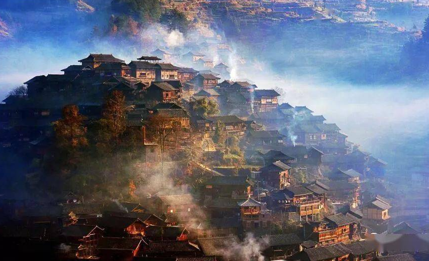 以美人命名的建筑,一定要看苗族美人靠 以美人命名的建筑,一定要看苗族美人靠