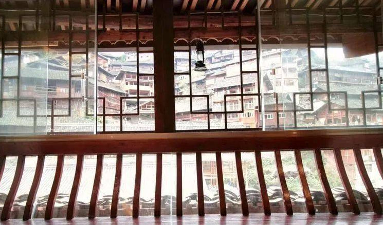 以美人命名的建筑,一定要看苗族美人靠 以美人命名的建筑,一定要看苗族美人靠