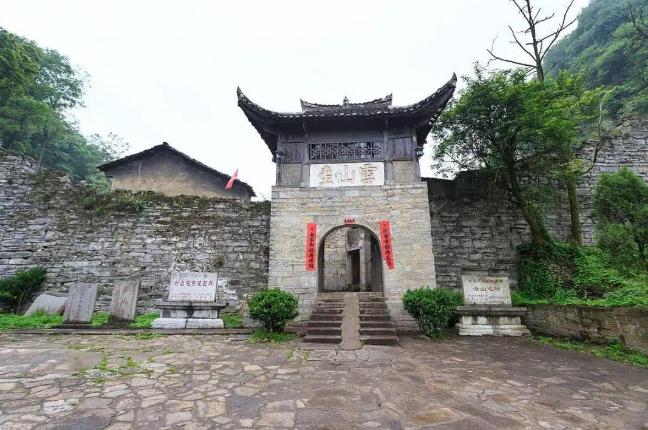 乡游黔中安顺经开区 平寨村丨锦绣苗寨里，歌唱民族风情