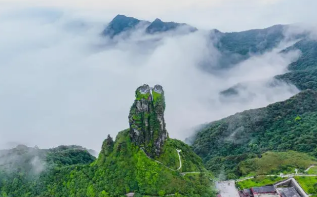贵州深山藏着一座“天空之城”，如此险峻，顶上居然建有房子