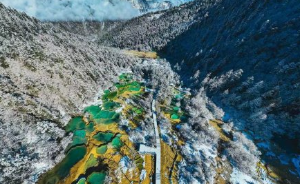 四川黄龙景区是开了美颜滤镜吗 四川黄龙景区是开了美颜滤镜吗