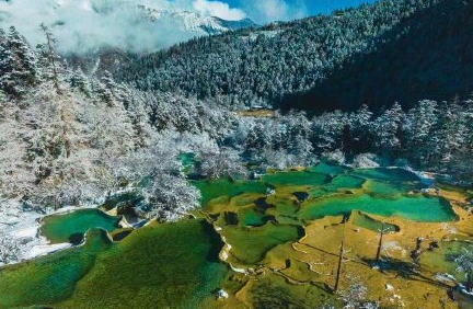 四川黄龙景区是开了美颜滤镜吗 四川黄龙景区是开了美颜滤镜吗