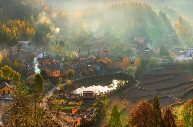 金秋新县美如仙境 金秋新县美如仙境