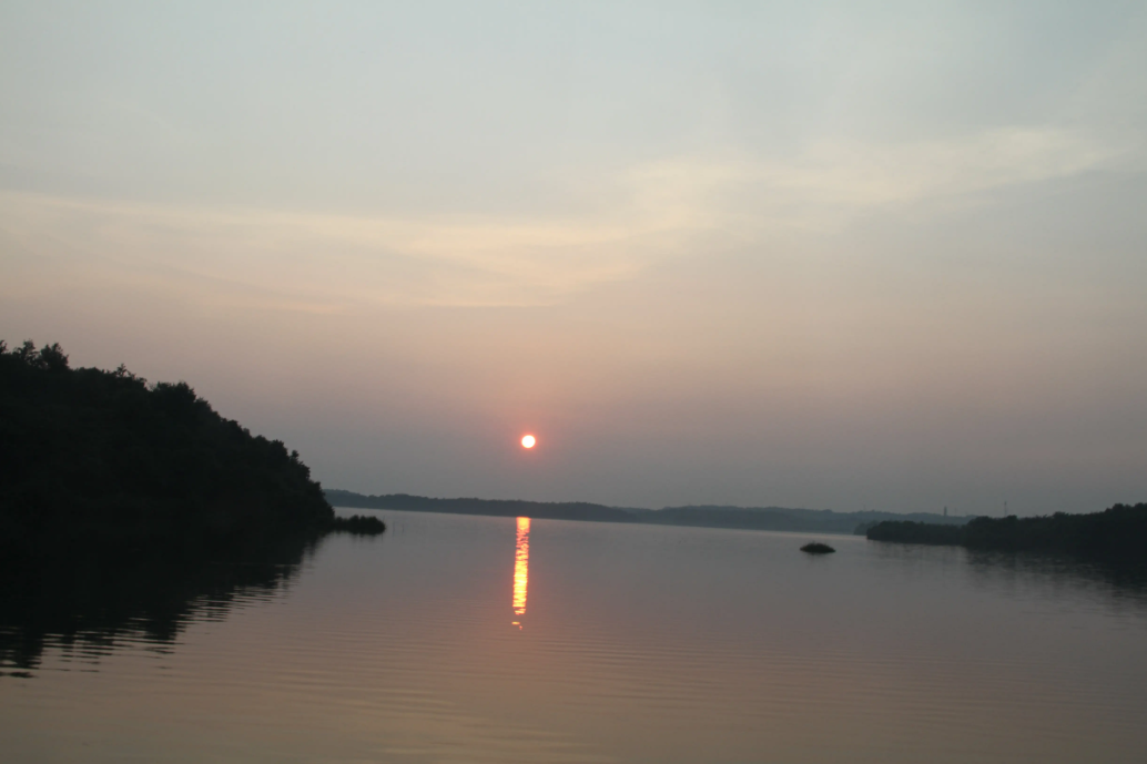 安徽平天湖风景区：宛如七彩调色盘