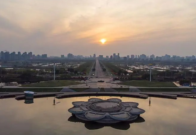 安徽平天湖风景区：宛如七彩调色盘