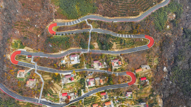 江苏连云港：“四好农村路”成为山村幸福路