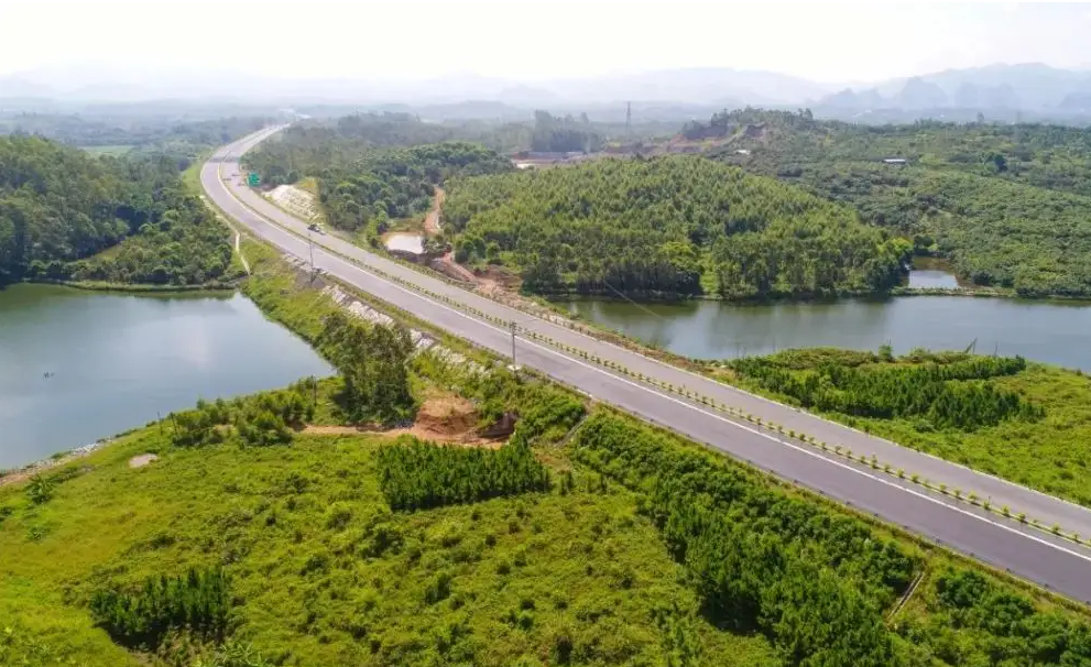 汕湛高速的服务区有多少个 附自驾线路图