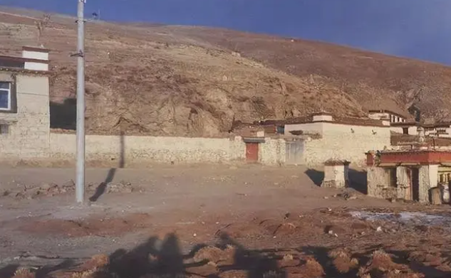 流浪200年,2003年达曼人终于加入中国籍,如今家家悬挂五星红旗 流浪200年,2003年达曼人终于加入中国籍,如今家家悬挂五星红旗