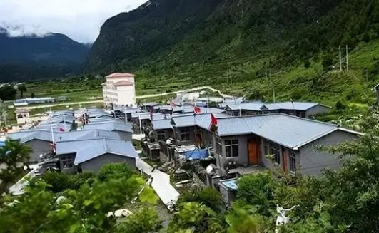 流浪200年,2003年达曼人终于加入中国籍,如今家家悬挂五星红旗 流浪200年,2003年达曼人终于加入中国籍,如今家家悬挂五星红旗