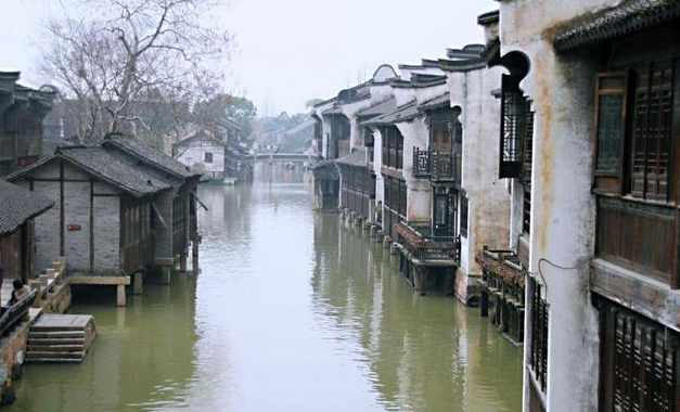 我国唯一被列入世界遗产的古镇，比乌镇和西塘更有魅力，但很少有人知道它